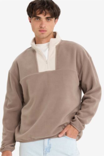 رجالي بني فاتح سويت شيرت قطيفة اوفر سايز بياقة عالية بسوسته
