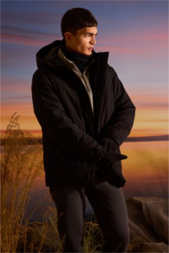 Su İtici Regular Fit Kapüşonlu Fermuarlı İç Cepli Cebi Pelüşlü Mont