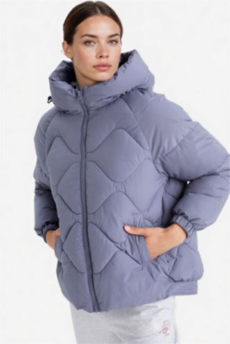 Kadın Mor Su İtici Oversize Fit Geniş Kalıp Kapüşonlu Fermuarlı Cepli Şişme Mont