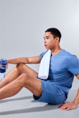 HOMME Bleu T-shirt de sport à col rond et manches courtes Coupe standard