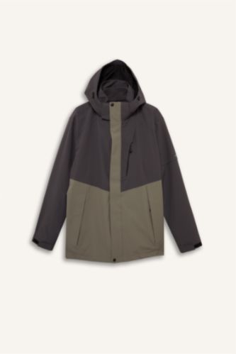 Водоотталкивающее Regular Fit ветровка с капюшоном DeFactoFit