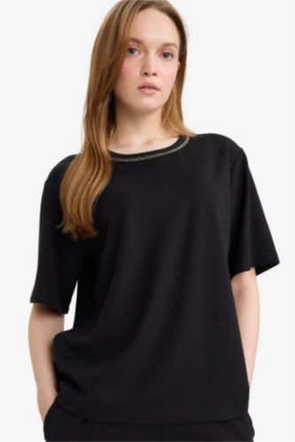 تيشيرت نص ردن كريب مطرز قصة عادية وياخة مستديرة