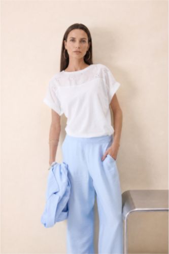 WOMAN White Crew Neck Short Sleeve T-Shirt