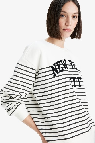 Relax Fit Printed Long Sleeve Sweatshirt