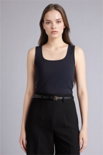 WOMAN Black Slim Fit Basic Square Collar Tank Top