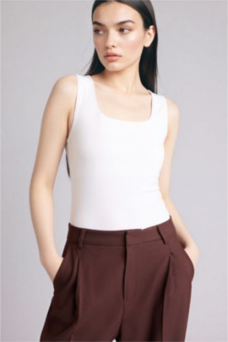 WOMAN White Slim Fit Basic Square Collar Tank Top