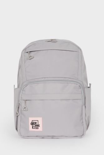 شنطة ظهر حريمي