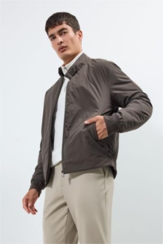 جاكيت خفيف سليم فيت بياخة عالية مقاوم للماء