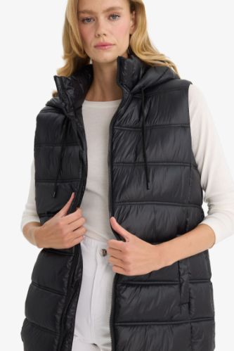 Жилет Regular Fit с капюшоном