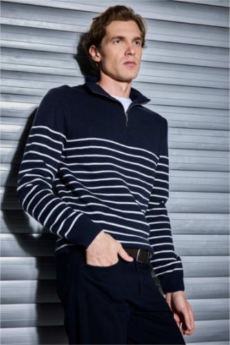 Standart Fit Yarım Fermuarlı Çizgili Triko Kazak