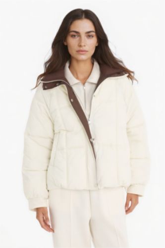 نساء بيج فاتح قمصلة نفخ قصير قصة عادية بغطاء للرأس