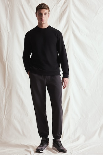 Standard Fit Woven Jogger