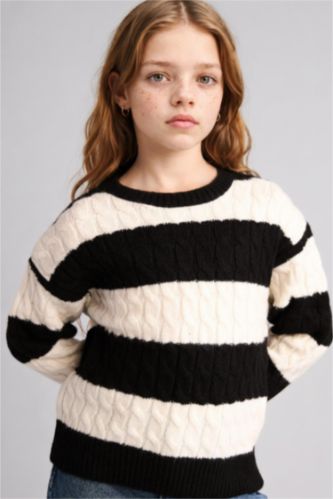 بناتي أسود بلوفر قصة عادية