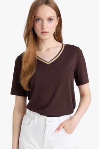 Regular Fit V Yaka Kısa Kollu Tişört