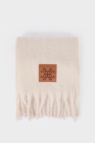Woman Woven Label Scarf