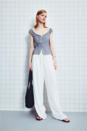 Woman White High Waist Wide Leg Trousers