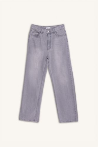 بنطرون جينز وايد ليج برجل عادي