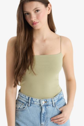 Fitted Kare Yaka Basic Düz Askılı Atlet