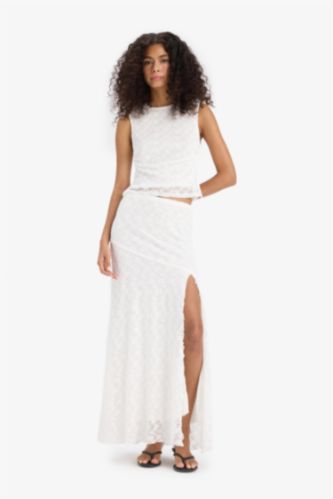 A Kesim Normal Bel Yırtmaçlı Dantel Midi Etek