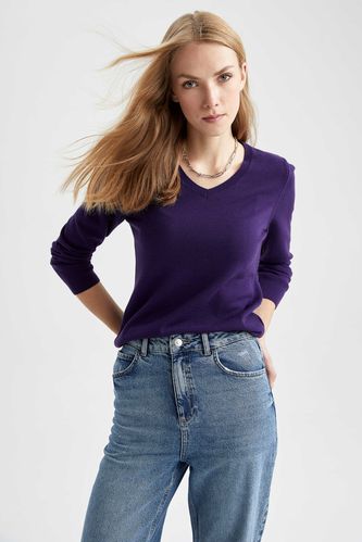 Пуловер стандартного кроя с V-образным вырезом для женщин