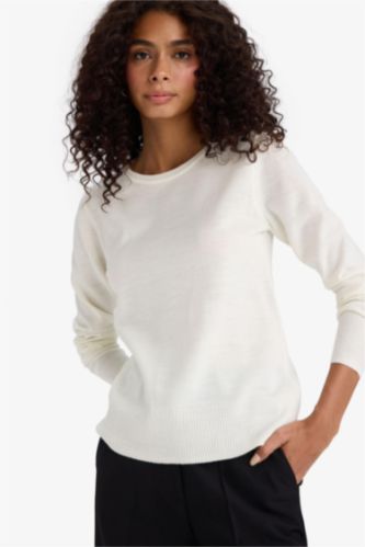 WOMAN Ecru Regular Fit Soft Textured Crew Neck Basic Knitted Pullover