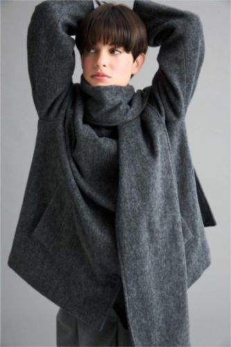 Regular Fit Yün Karışımlı Çıkarılabilir Atkılı Kısa Kaşe Kaban