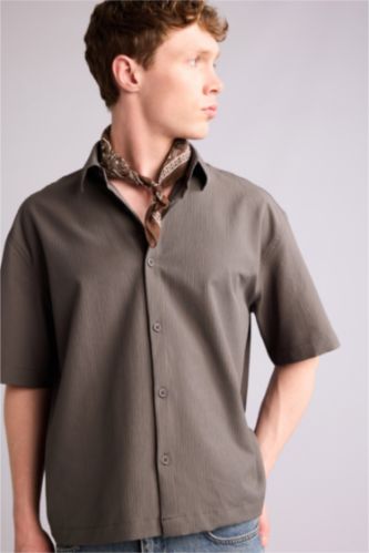 Erkek Koyu Haki Boxy Fıt Gömlek Yaka Krinkıl Kısa Kollu Gömlek