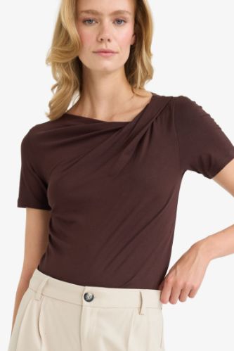 Slim Fit Dar Kesim Kayık Yaka Kısa Kollu Bluz