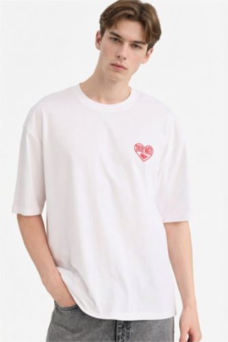 Man White Boxy Fit Crew Neck Short Sleeve T-Shirt