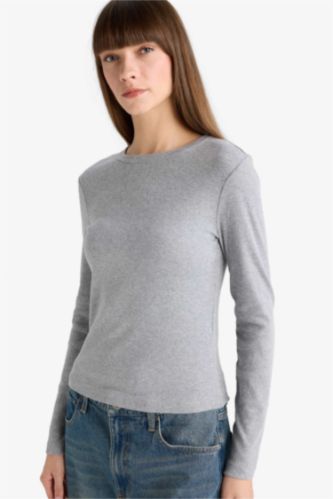 تيشيرت كم طويل سليم فيت مضلع برقبة مستديرة