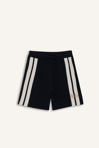 Standard Fit Knitwear
