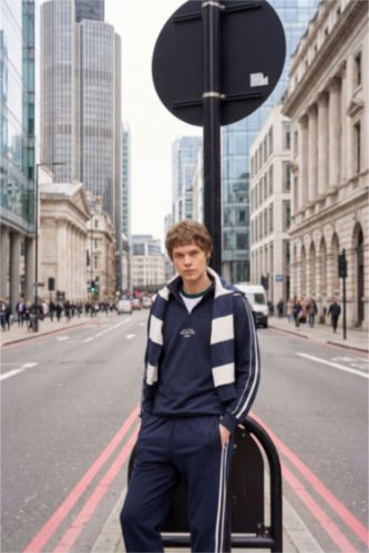 رجال كحلي سويت شيرت بطبعة شعار اوفر سايز بياخة عالية بنص سحاب