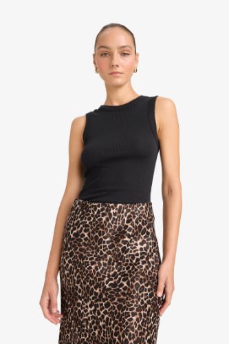 Slim Fit Basic Camisole Crew Neck Tank Top