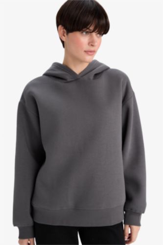 سويت شيرت قصة مريحة