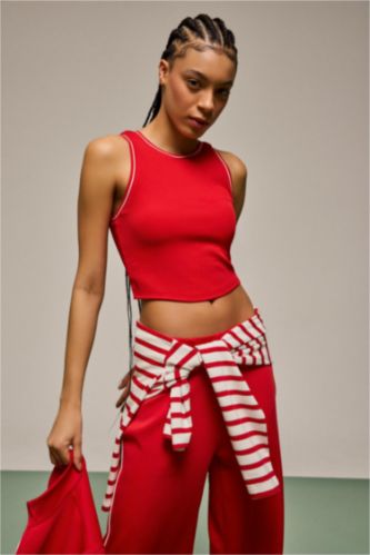 Woman Red Standard Fit Ribana Crew Neck Tank Top