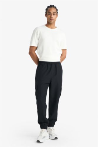 Standard Fit Woven Jogger