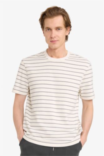 Bisiklet Yaka Çizgili Kısa Kollu Tişört 