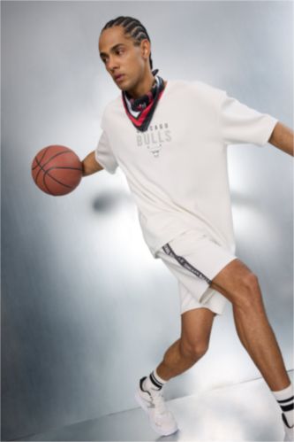 Мужчины Слоновая кость Шорты NBA Chicago Bulls Standart Fit