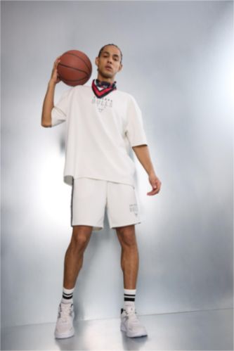 MAN Stone NBA Chicago Bulls Standard Fit Shorts