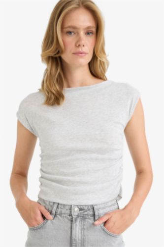 بلوزة مدرزة مضلع سليم فيت بياخة عريضة