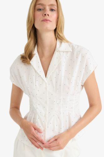 Fitted Ceket Yaka Puantiyeli Poplin Kısa Kollu Gömlek