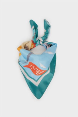 Kadın Kırmızı Kadın Paris Temalı Fular