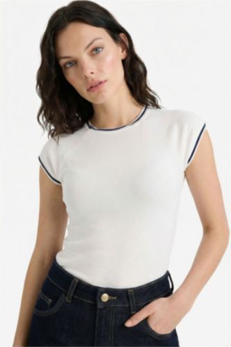 FEMME Écru T-shirt côtelé à manches courtes et col rond Coupe régulière