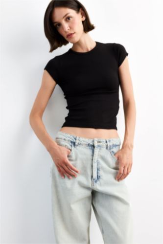 Bisiklet Yaka Kısa Kollu Tişört