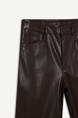 Straight Fit Pocketed Crop Faux Leather Trousers