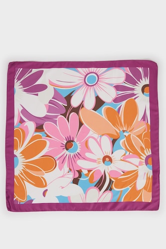 Woman Patterned Scarf