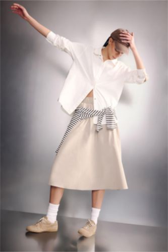 Woman Light Grey Standard Fit Woven Skirt