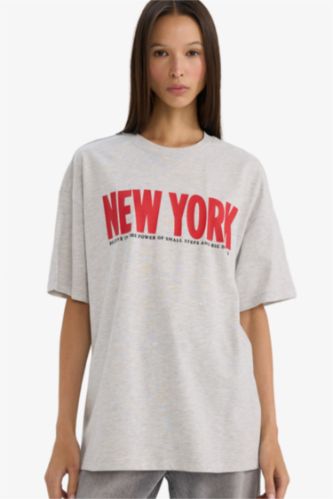 Футболка с принтом Oversize круглым вырезом и коротким рукавом