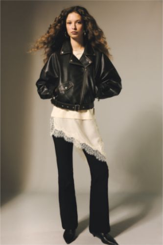 Kadın Siyah Flare Fıt Fermuarlı Normal Bel Bengalin Pantolon