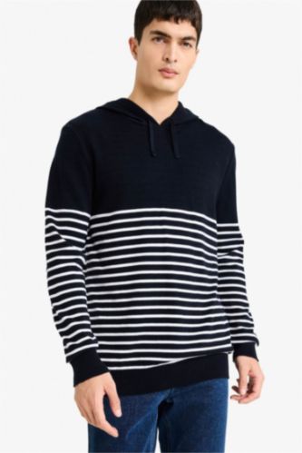 سترة تريكو قصة كلاسيكية